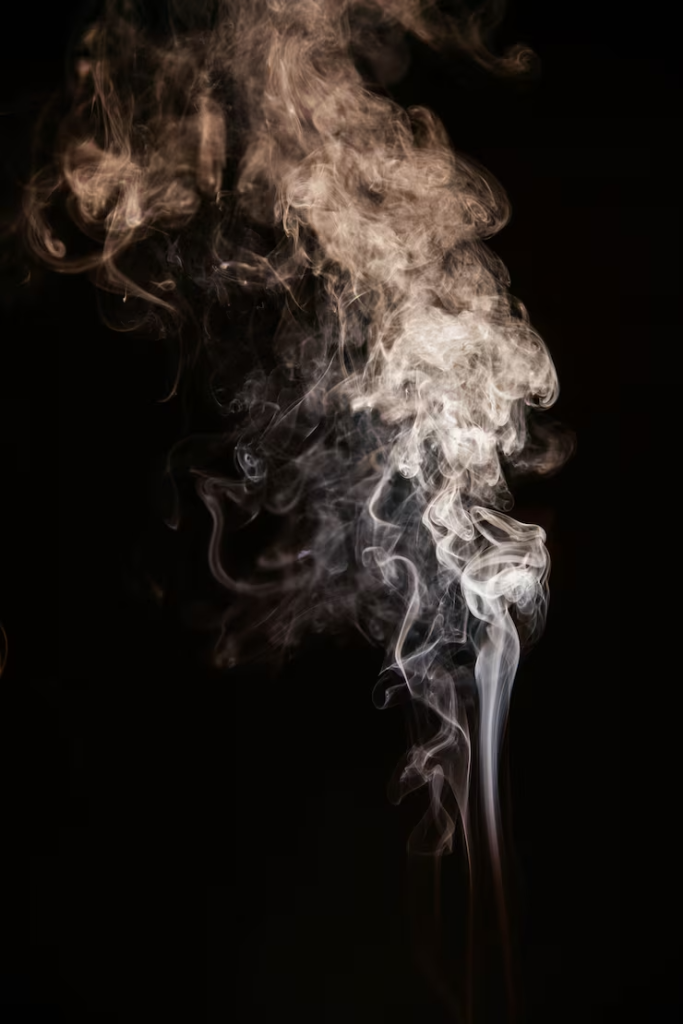 imgi 11 humo ondulado marron sobre fondo negro 23 2148210955
